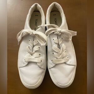 TOMS Women's Classic White Lace-Up Sneakers Size 8.5
